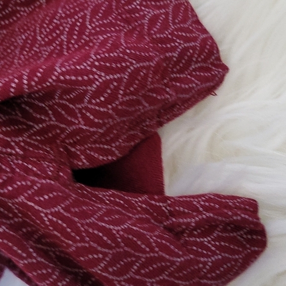 Toscano maroon with white print button down shirt - Picture 6 of 7